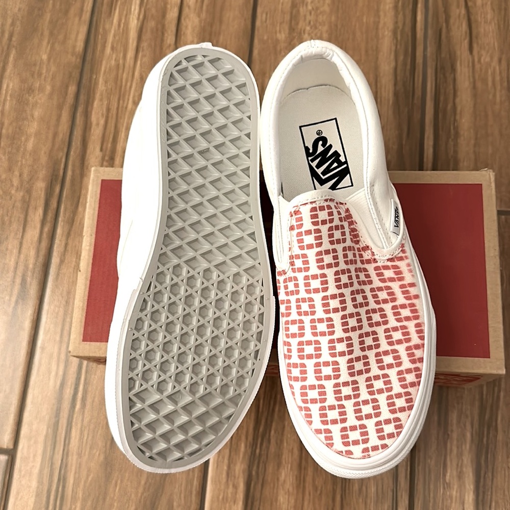 Custom Print Vans - image 3